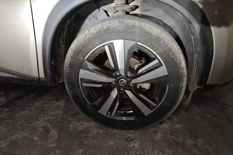 Used Nissan X-Trail 2021 VC-Turbo 300 CVT 4WD Ultimate Edition Right Front Wheel Hub