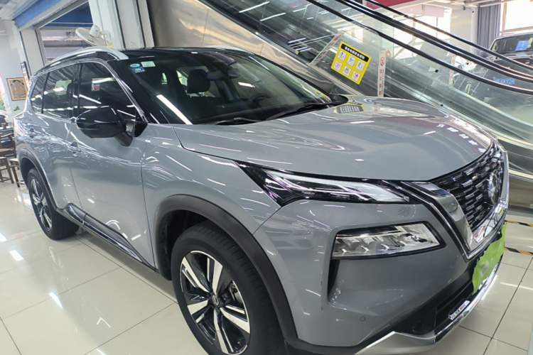 Used Nissan X-Trail 2021 VC-Turbo 300 CVT 4WD Ultimate Edition Front Right 45 Deg