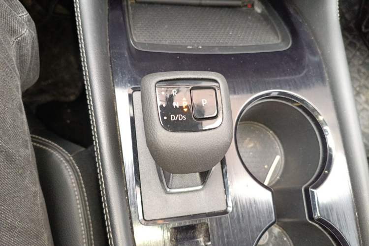 Used Nissan X-Trail 2021 VC-Turbo 300 CVT 4WD Luxury Edition Gear Lever
