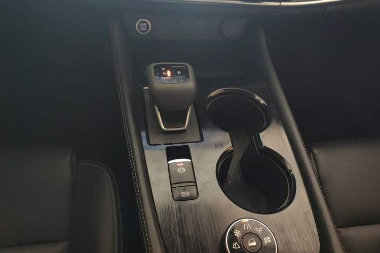 Used Nissan X-Trail 2021 VC-Turbo 300 CVT 4WD Luxury Edition Gear Lever