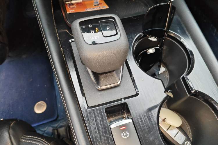 Used Nissan X-Trail 2021 VC-Turbo 300 CVT 4WD Luxury Edition Gear Lever