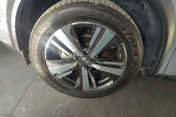 Used Nissan X-Trail 2021 VC-Turbo 300 CVT 4WD Ultimate Edition Left Front Wheel Hub