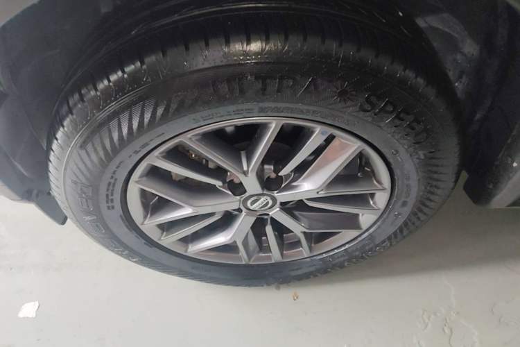 Used Nissan X-Trail 2021 VC-Turbo 300 CVT 2WD Luxury Edition Left Front Wheel Hub