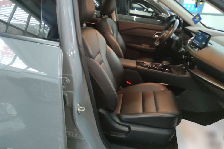 Used Nissan X-Trail 2021 VC-Turbo 300 CVT 4WD Luxury Edition Right Front Seat