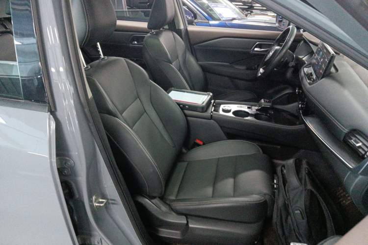Used Nissan X-Trail 2021 VC-Turbo 300 CVT 4WD Luxury Edition Right Front Seat