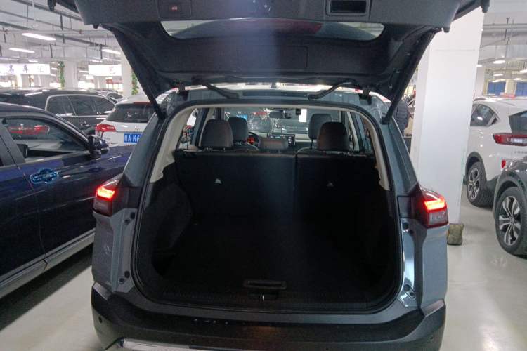 Used Nissan X-Trail 2021 VC-Turbo 300 CVT 4WD Luxury Edition Trunk
