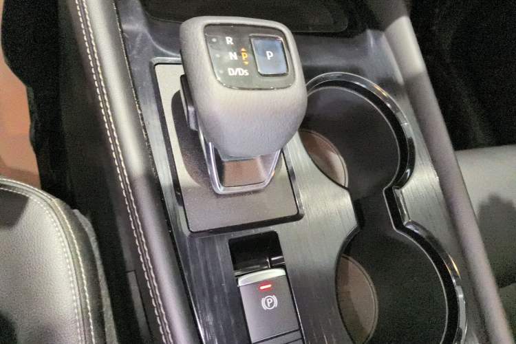 Used Nissan X-Trail 2021 VC-Turbo 300 CVT 2WD Luxury Edition Gear Lever