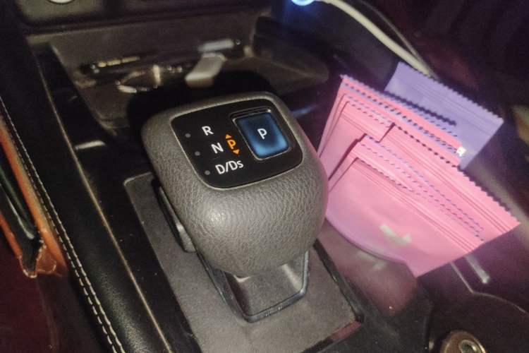 Used Nissan X-Trail 2021 VC-Turbo 300 CVT 4WD Luxury Edition Gear Lever