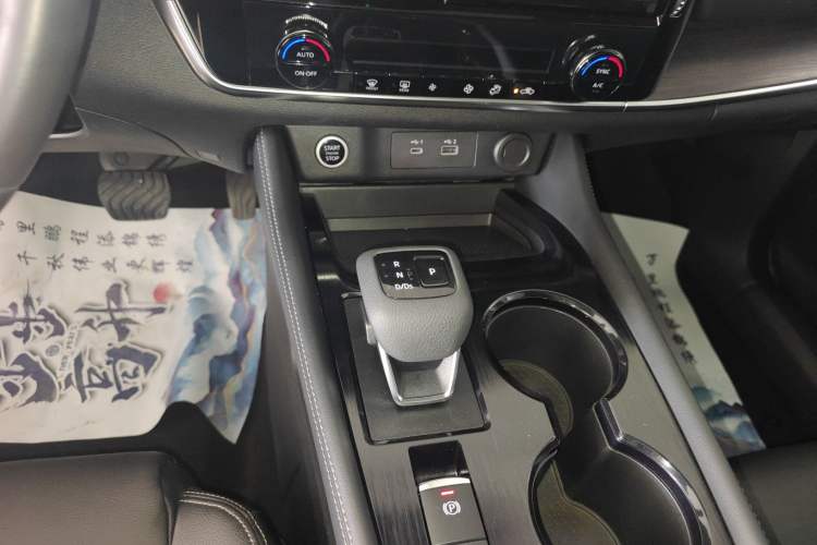 Used Nissan X-Trail 2021 VC-Turbo 300 CVT 4WD Luxury Edition Gear Lever