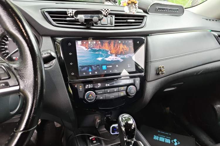 Used Nissan X-Trail 2021 2.0L CVT 2WD XL Premium Commemorative Edition Audio And AC Panel