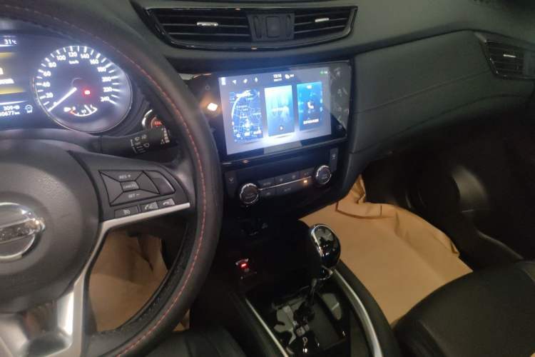 Used Nissan X-Trail 2021 2.0L CVT 2WD XL ITS SmartConnect Comfort Edition Audio And AC Panel