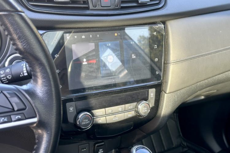 Used Nissan X-Trail 2021 2.0L CVT 2WD XL Premium SmartConnect Deluxe Edition Audio And AC Panel