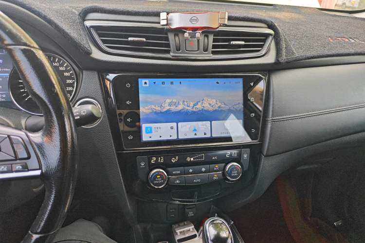 Used Nissan X-Trail 2021 2.0L CVT 2WD XL ITS SmartConnect Comfort Edition Audio And AC Panel