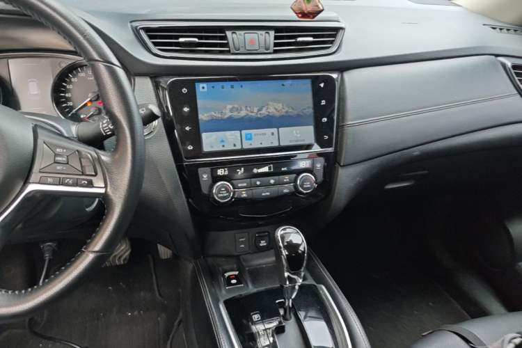 Used Nissan X-Trail 2021 2.0L CVT 2WD XL ITS Comfort Commemorative Edition Audio And AC Panel