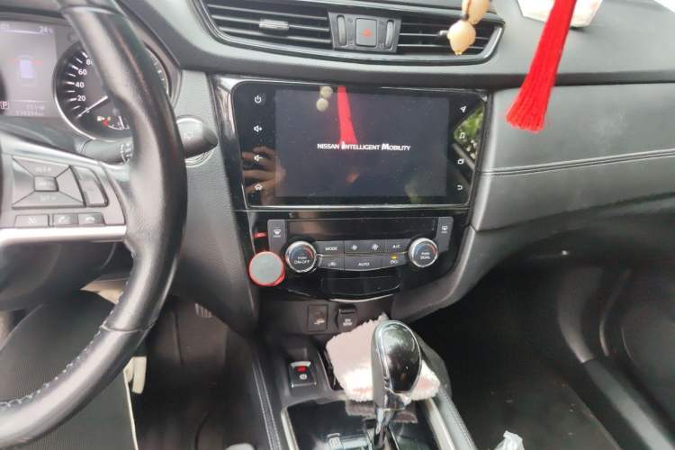 Used Nissan X-Trail 2021 2.0L CVT 2WD XL ITS SmartConnect Comfort Edition Audio And AC Panel