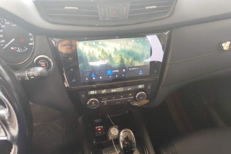 Used Nissan X-Trail 2021 2.0L CVT 2WD XL Premium Commemorative Edition Audio And AC Panel