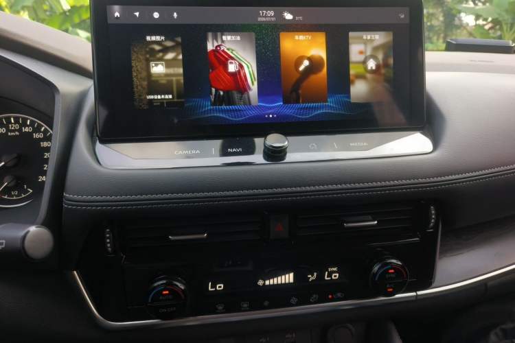 Used Nissan X-Trail 2021 VC-Turbo 300 CVT 4WD Luxury Edition Audio And AC Panel