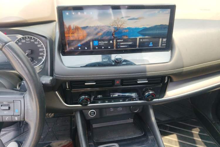 Used Nissan X-Trail 2021 VC-Turbo 300 CVT 2WD Luxury Edition Audio And AC Panel