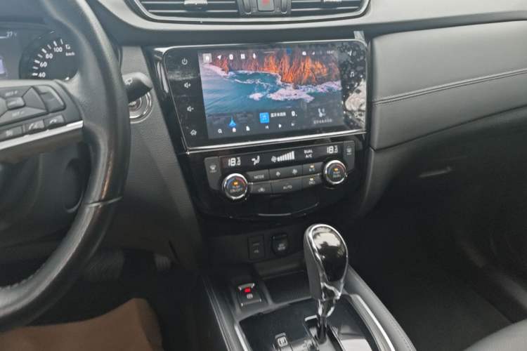Used Nissan X-Trail 2021 2.0L CVT 2WD XL ITS SmartConnect Comfort Edition Audio And AC Panel