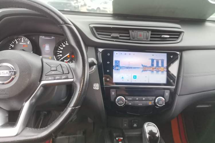 Used Nissan X-Trail 2021 2.0L CVT 2WD XL ITS SmartConnect Comfort Edition Audio And AC Panel