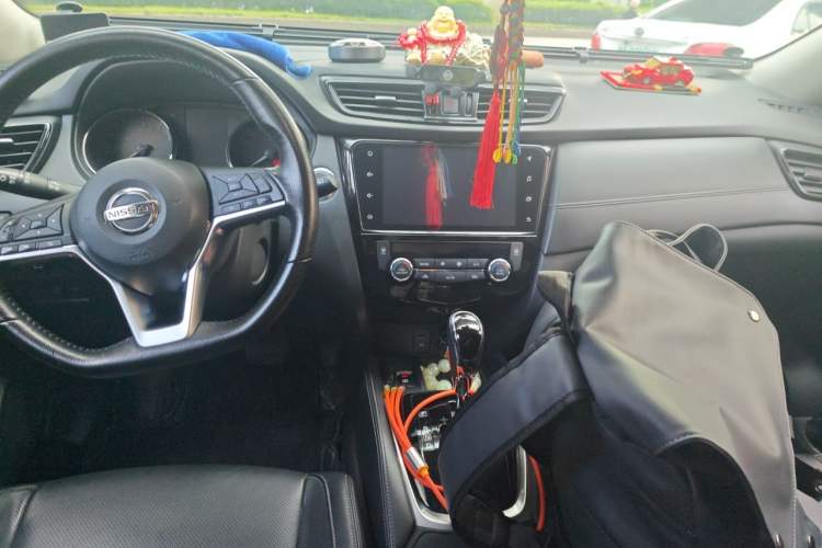 Used Nissan X-Trail 2021 2.0L CVT 2WD XL ITS SmartConnect Comfort Edition Audio And AC Panel