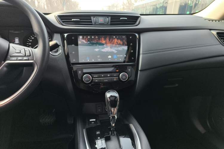 Used Nissan X-Trail 2021 2.5L CVT 4WD XL SmartConnect Leading Edition Audio And AC Panel