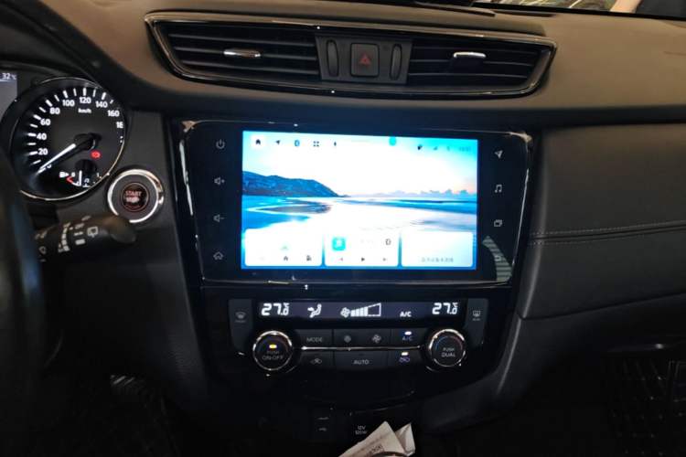 Used Nissan X-Trail 2021 2.0L CVT 2WD XL Premium SmartConnect Deluxe Edition Audio And AC Panel