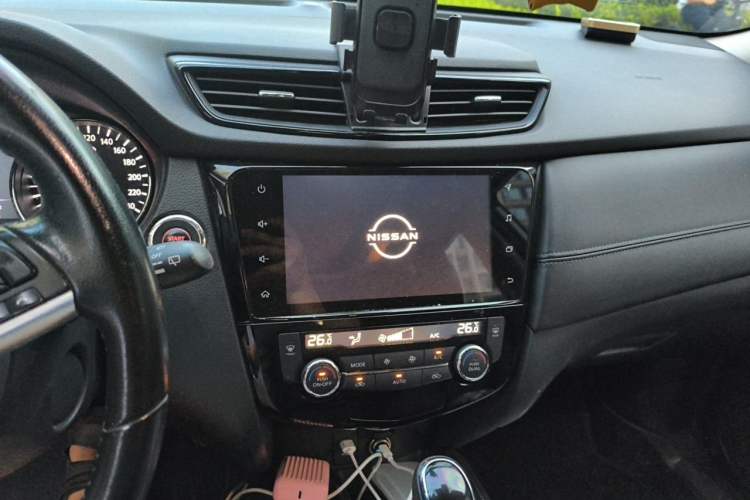 Used Nissan X-Trail 2021 2.0L CVT 2WD XL ITS SmartConnect Comfort Edition Audio And AC Panel