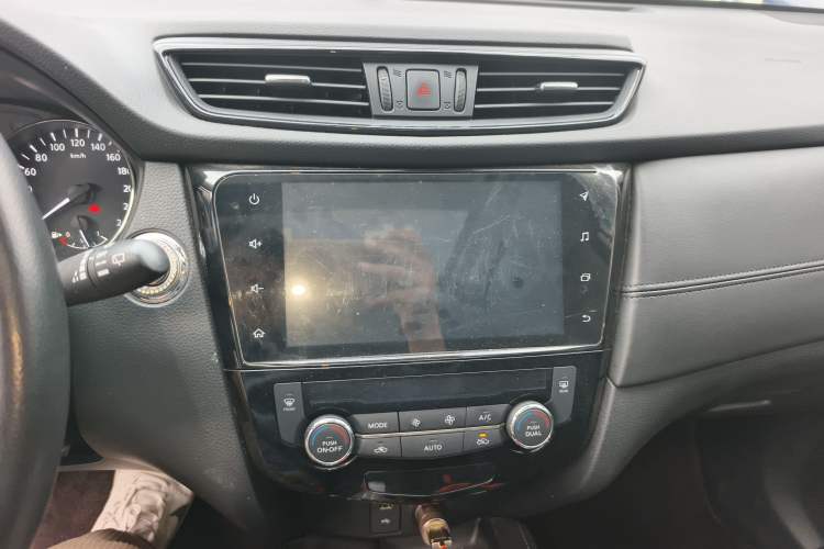 Used Nissan X-Trail 2021 2.0L CVT 2WD XL ITS Comfort Commemorative Edition Audio And AC Panel