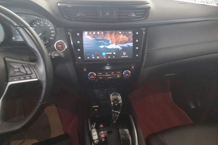 Used Nissan X-Trail 2021 2.0L CVT 2WD XL ITS SmartConnect Comfort Edition Audio And AC Panel