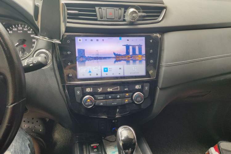 Used Nissan X-Trail 2021 2.0L CVT 2WD XL ITS SmartConnect Comfort Edition Audio And AC Panel