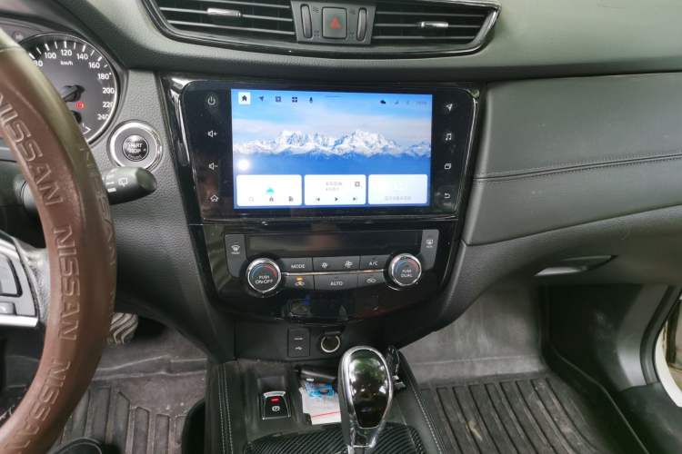 Used Nissan X-Trail 2021 2.0L CVT 2WD XL ITS SmartConnect Comfort Edition Audio And AC Panel