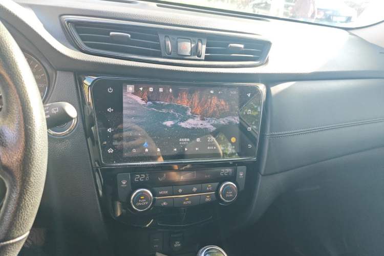 Used Nissan X-Trail 2021 2.0L CVT 2WD XL Premium SmartConnect Deluxe Edition Audio And AC Panel