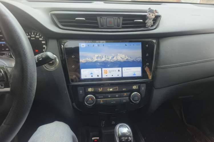 Used Nissan X-Trail 2021 2.0L CVT 2WD XL Premium SmartConnect Deluxe Edition Audio And AC Panel
