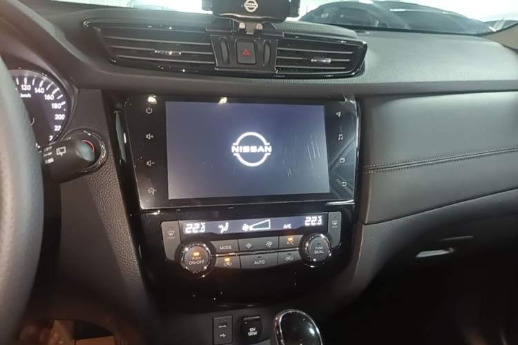 Used Nissan X-Trail 2021 2.0L CVT 2WD XL Premium Commemorative Edition Audio And AC Panel