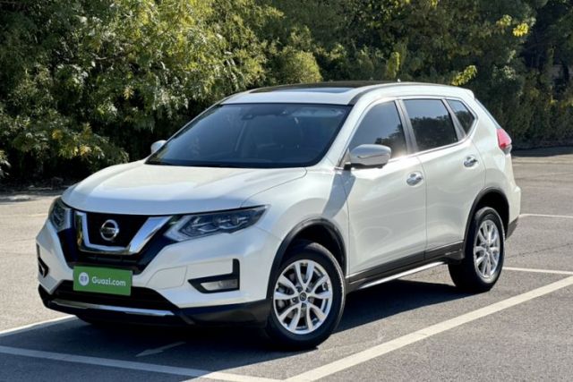 Ojetý Nissan X-Trail 2021 2.0L CVT 2WD XL Premium SmartConnect Deluxe Edition