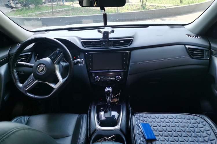 Used Nissan X-Trail 2021 2.5L CVT 4WD XL ITS Luxury Commemorative Edition Center Console