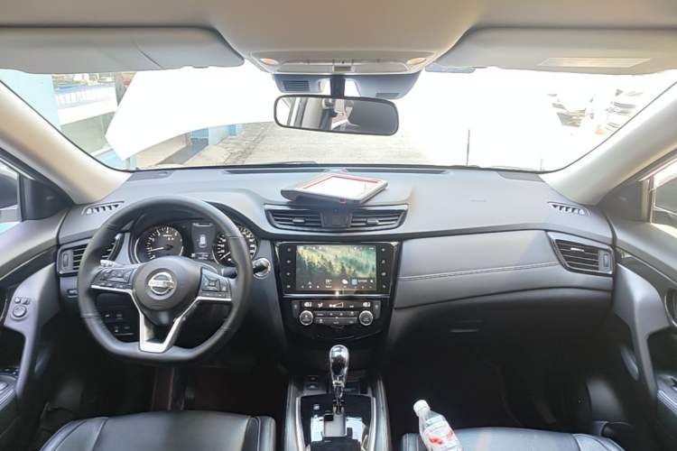 Used Nissan X-Trail 2021 2.5L CVT 4WD XL ITS Luxury Navigation Edition Center Console
