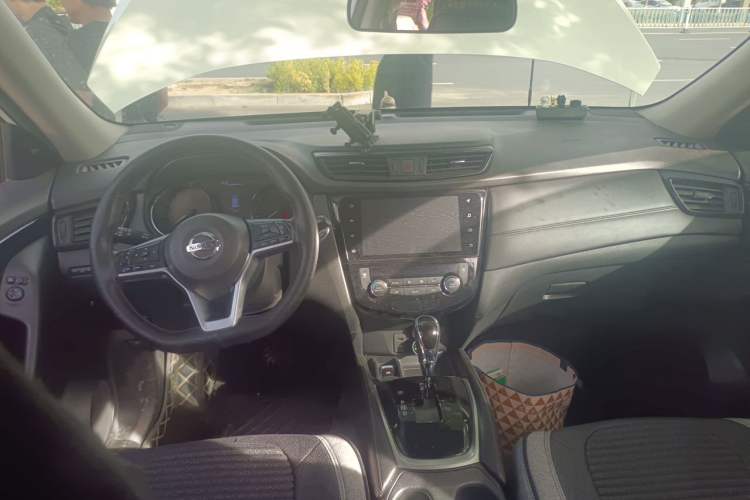 Used Nissan X-Trail 2021 2.0L CVT 2WD XL ITS SmartConnect Comfort Edition Center Console