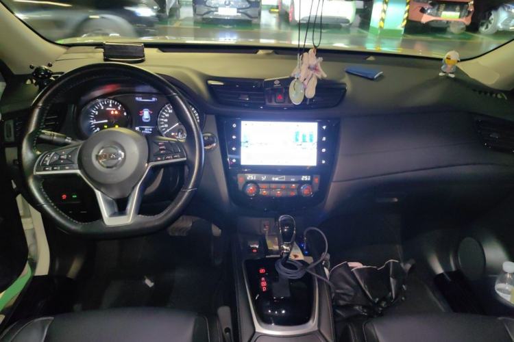Used Nissan X-Trail 2021 2.0L CVT 2WD XL Premium SmartConnect Deluxe Edition Center Console