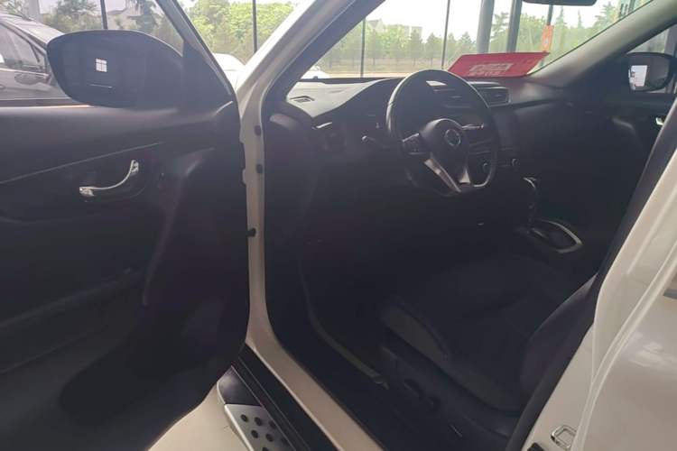 Used Nissan X-Trail 2021 2.0L CVT 2WD XL Premium SmartConnect Deluxe Edition Driver Seat
