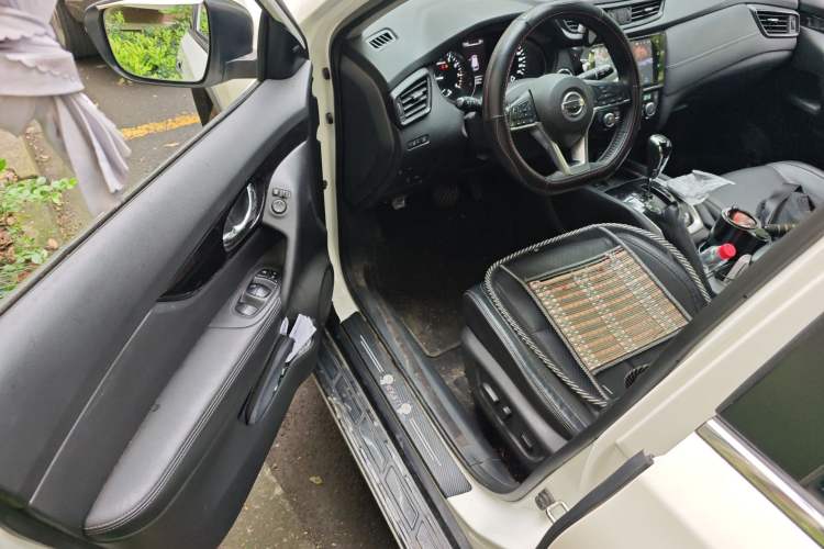Used Nissan X-Trail 2021 2.0L CVT 2WD XL Premium Commemorative Edition Driver Seat