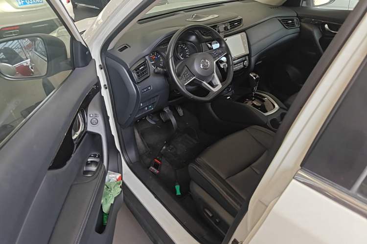 Used Nissan X-Trail 2021 2.0L CVT 2WD XL Premium SmartConnect Deluxe Edition Driver Seat