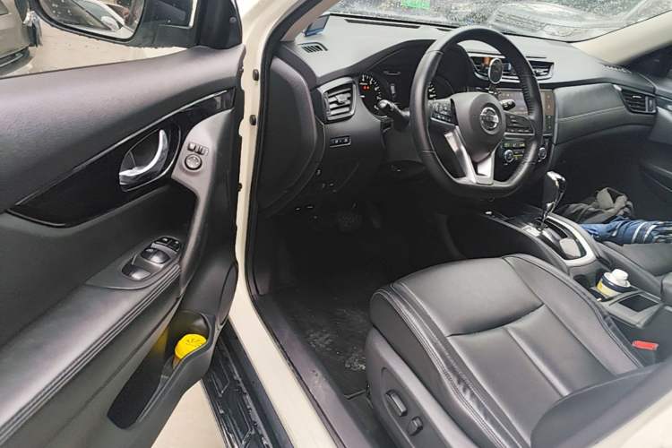 Used Nissan X-Trail 2021 2.0L CVT 2WD XL Premium Commemorative Edition Driver Seat