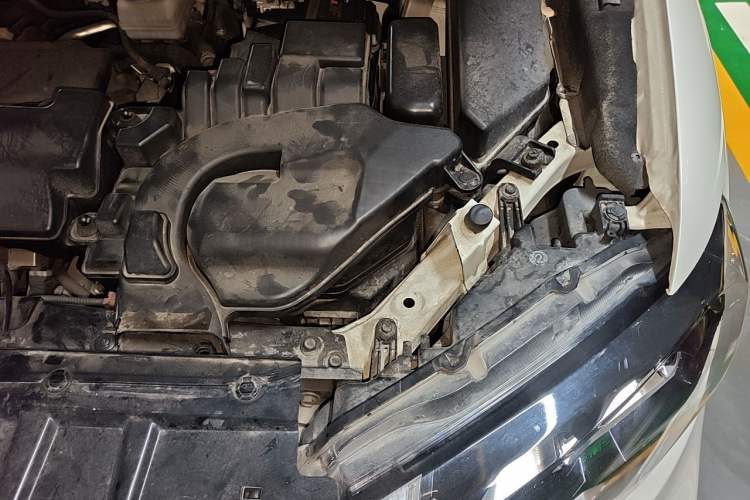 Used Nissan X-Trail 2021 2.0L CVT 2WD XL Premium Commemorative Edition Engine Bay Left