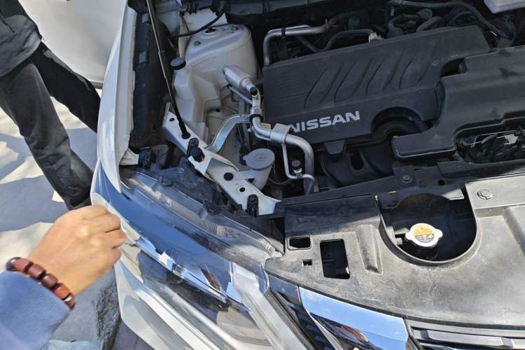 Used Nissan X-Trail 2021 2.0L CVT 2WD XL Premium Commemorative Edition Engine Bay Right
