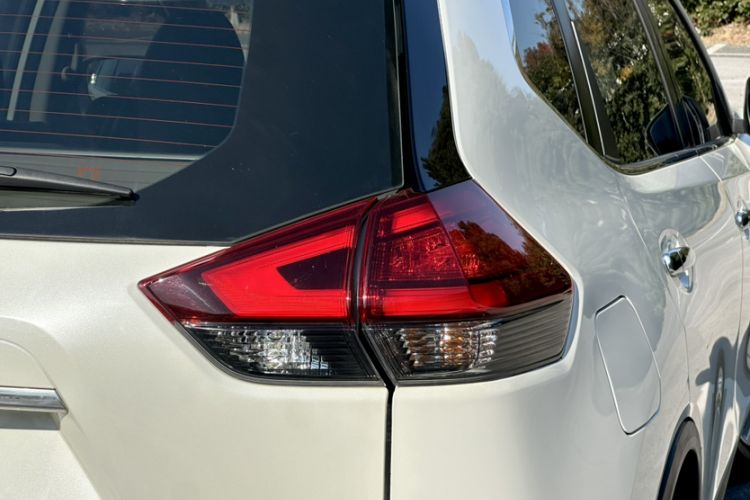 Used Nissan X-Trail 2021 2.0L CVT 2WD XL Premium SmartConnect Deluxe Edition Exterior 2