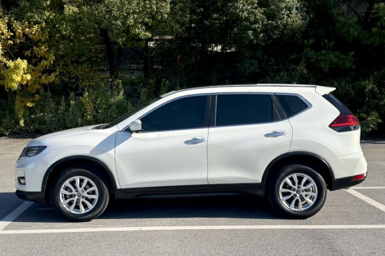 Used Nissan X-Trail 2021 2.0L CVT 2WD XL Premium SmartConnect Deluxe Edition Exterior 3
