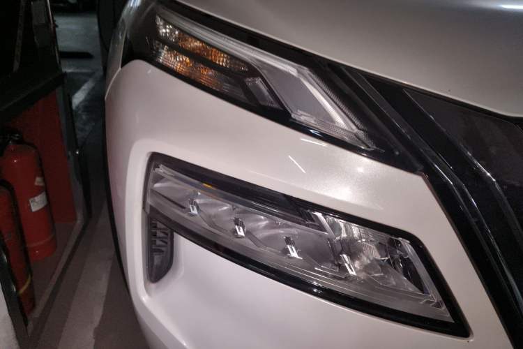 Used Nissan X-Trail 2021 VC-Turbo 300 CVT 2WD Luxury Edition Exterior 6