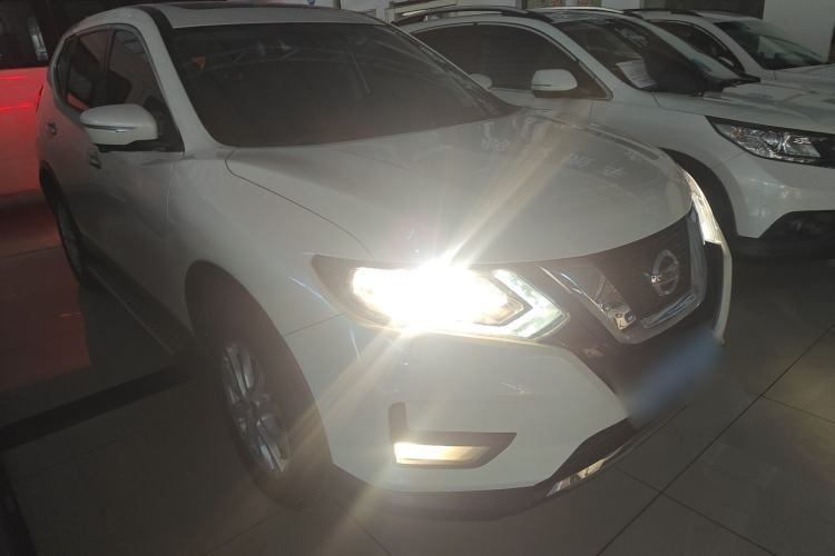 Used Nissan X-Trail 2021 2.0L CVT 2WD XL ITS SmartConnect Comfort Edition Front Right 45 Deg